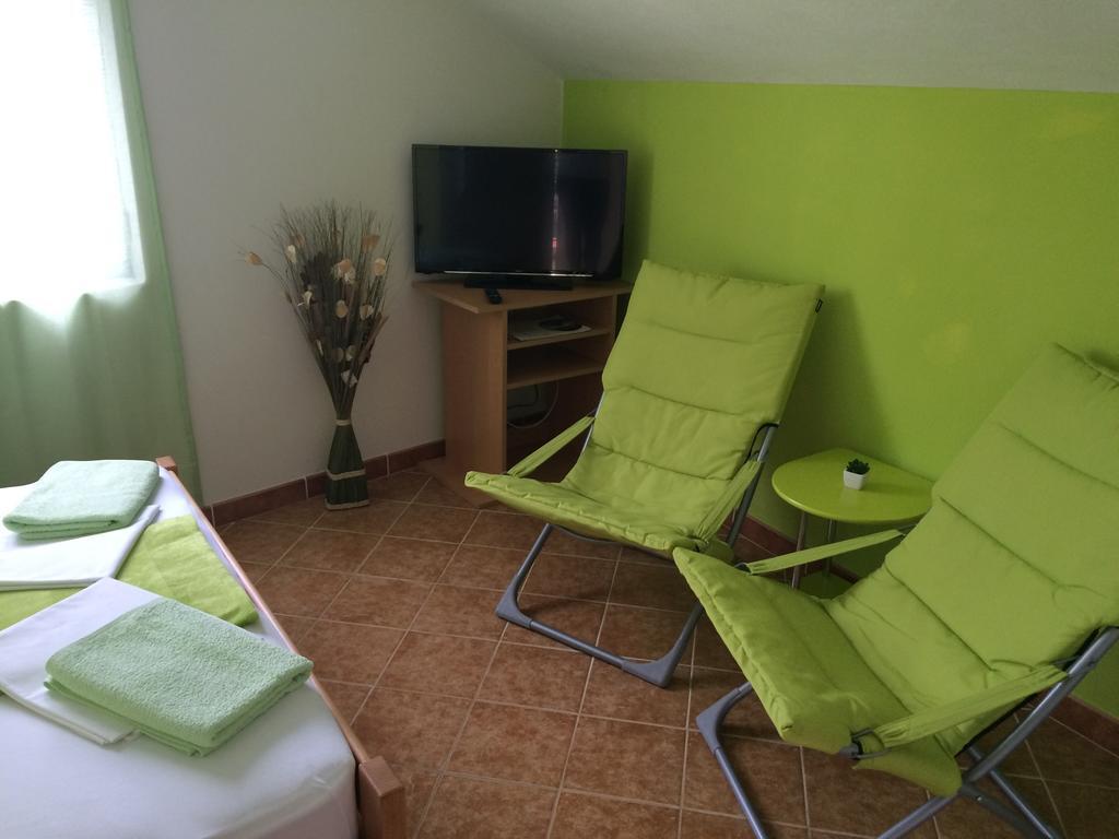 Apartments Nina Omišalj Dış mekan fotoğraf