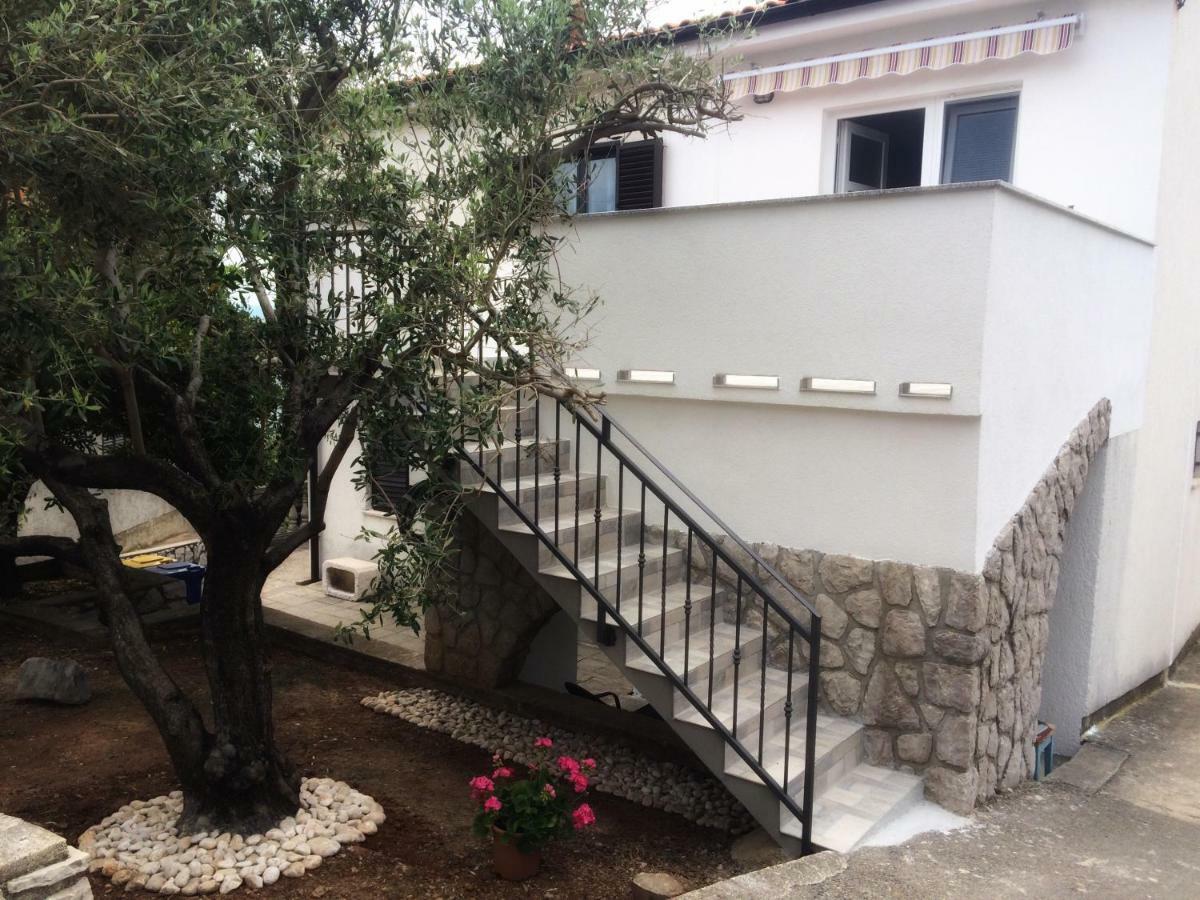 Apartments Nina Omišalj Dış mekan fotoğraf